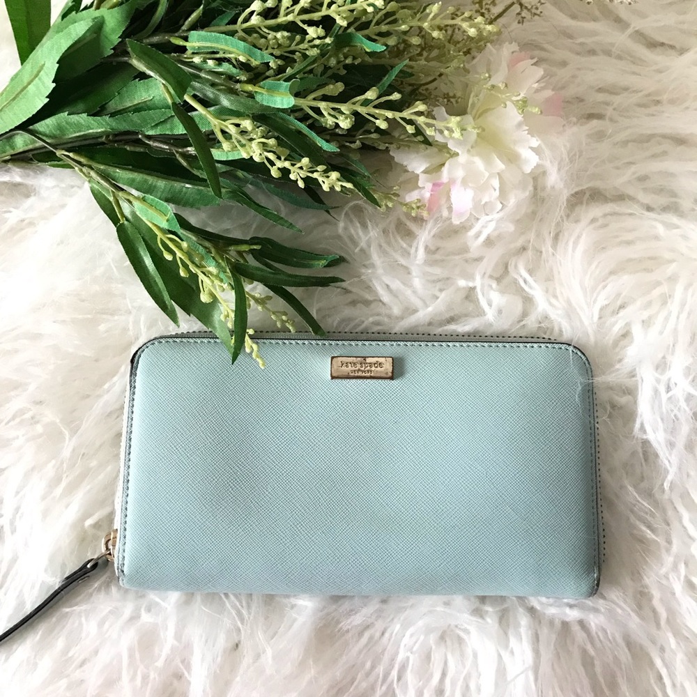 🙏🏾💕Kate Spade wallet🙏🏾💕